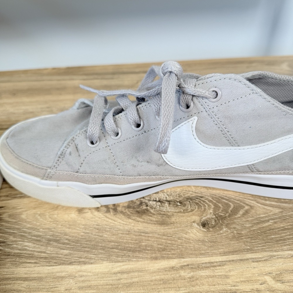 Nike Men's Light Gray & White Low-Top Sneakers - Picture 6 of 7